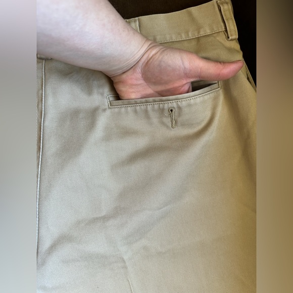 L.L.Bean Natural Fit Kaki Brown Shorts 100 % Cotton Sz 38 Pockets Thick Material - Picture 5 of 13